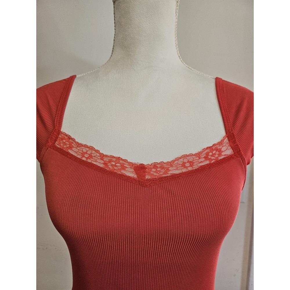Dazy Red Lace Trim Cap Sleeve Ribbed Knit Bodycon Top Size M Y2K Vampire Diaries - Picture 4 of 6